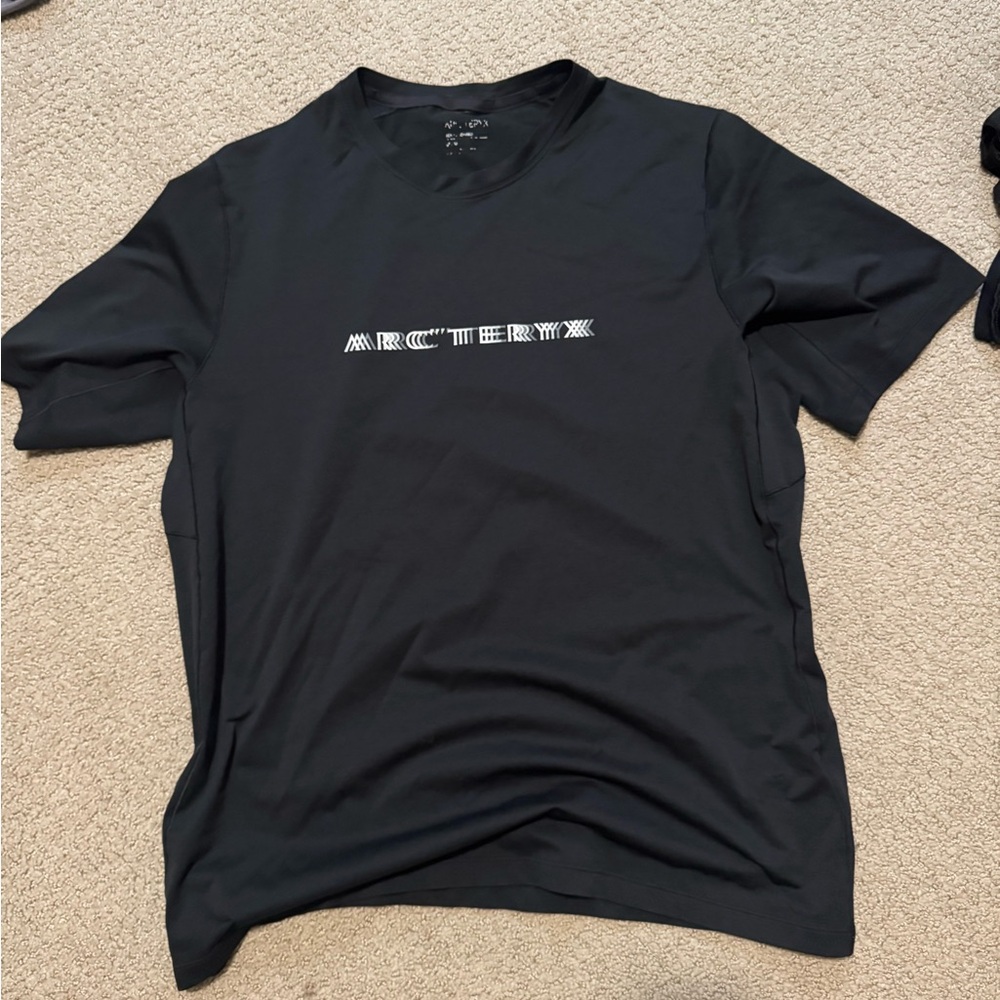 Arc'teryx Men's Black T-Shirt